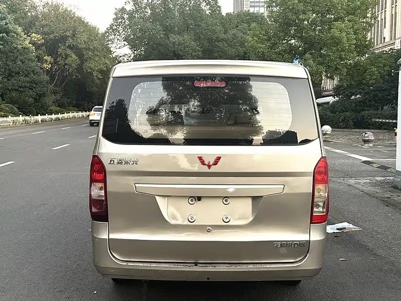 Wuling Rongguang V 1.5 L Basic