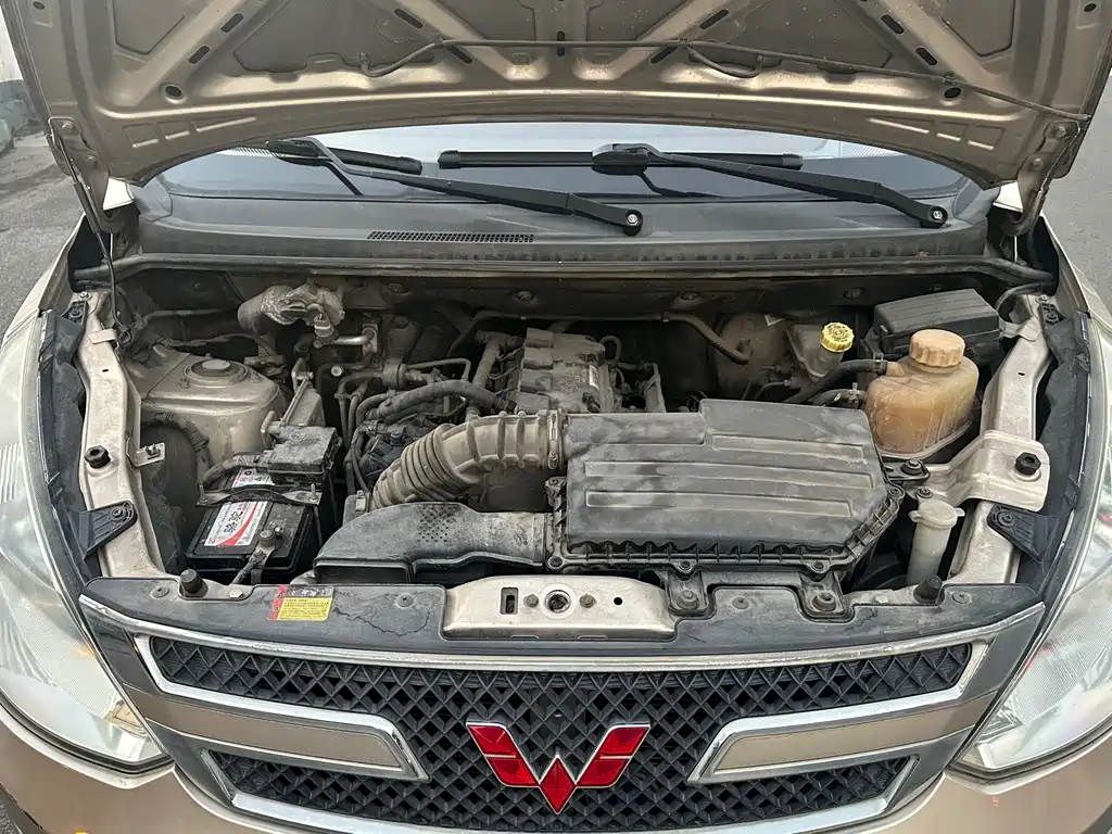 Wuling Rongguang V 1.5 L Basic