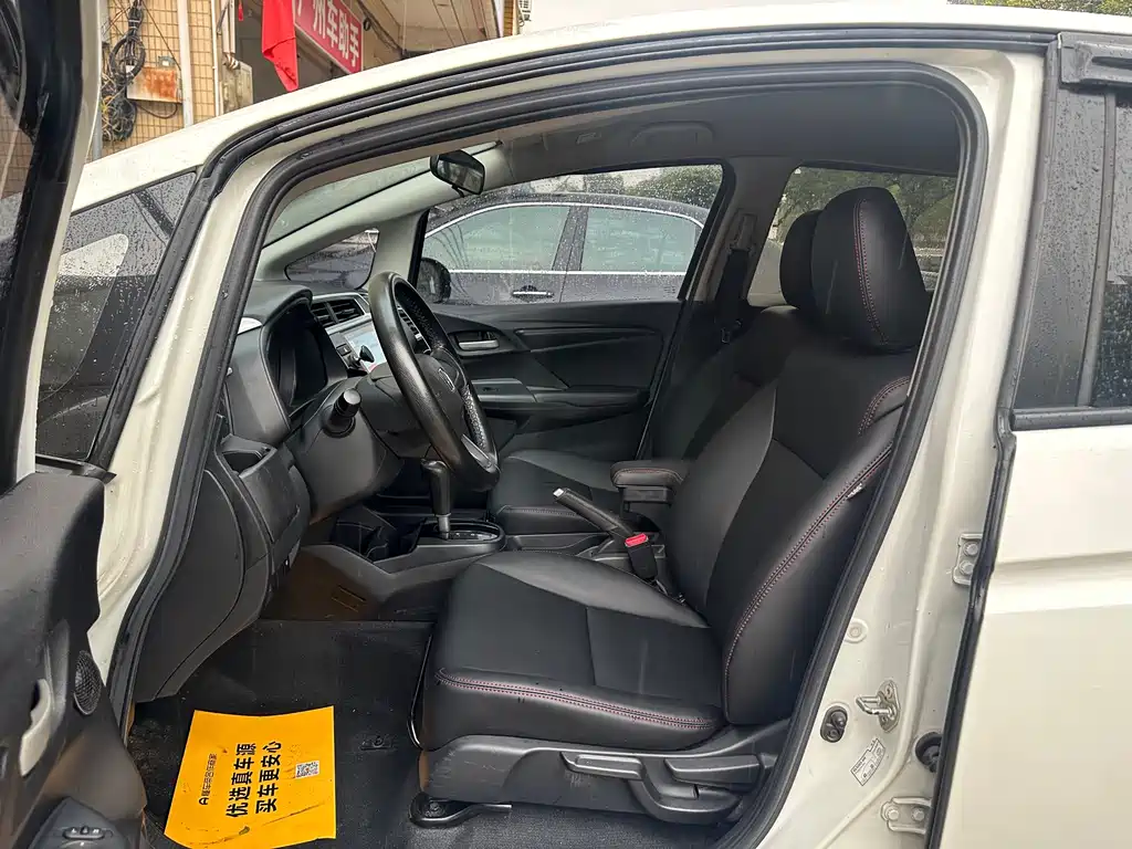 Fit 1.5 L CVT Comfort