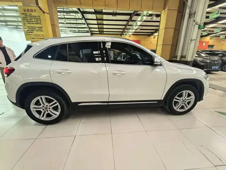 Mercedes-Benz GLA GLA 200