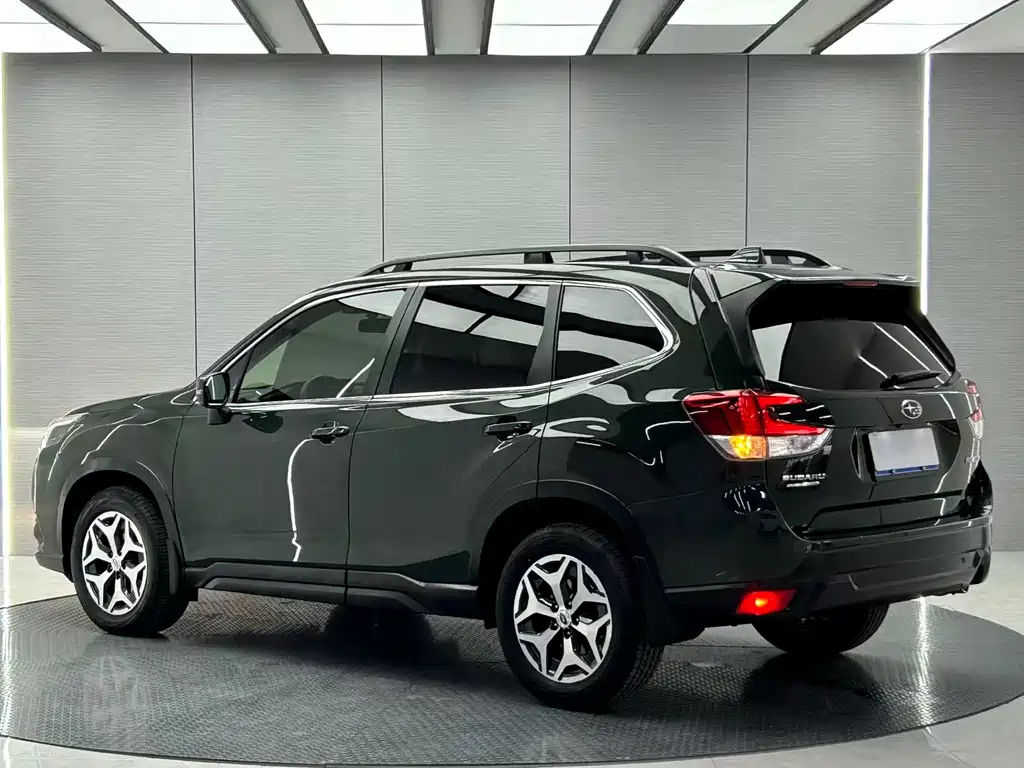 Forester 2.0 i AWD Luxury EyeSight