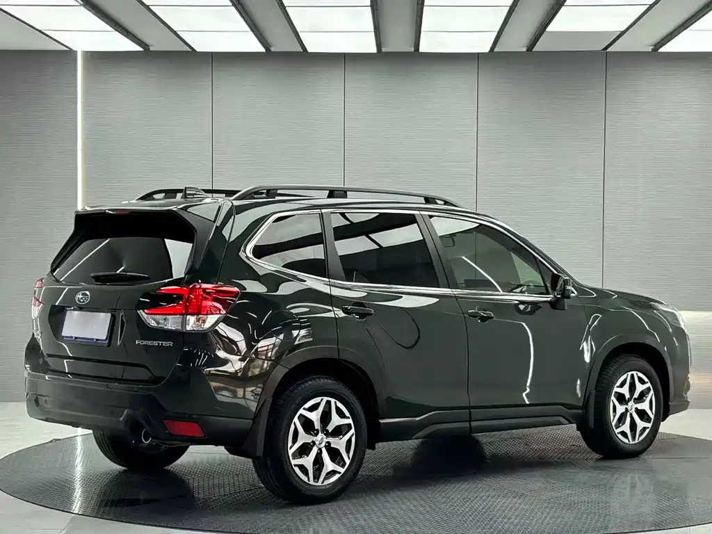 Forester 2.0 i AWD Luxury EyeSight