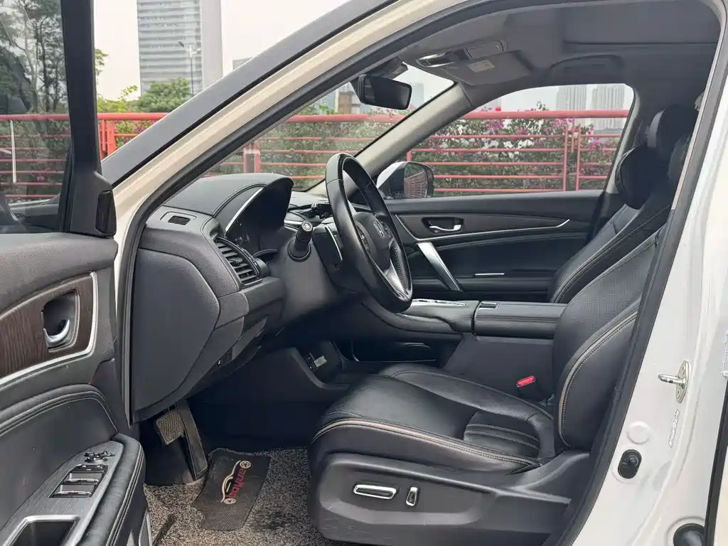 Avancier 370 TURBO 4 WD Premium