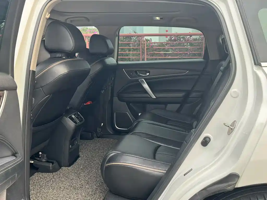 Avancier 370 TURBO 4 WD Premium