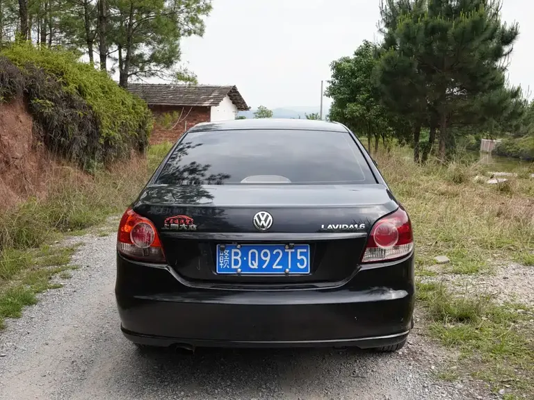 Volkswagen Lavida 1.6 L Manual Style