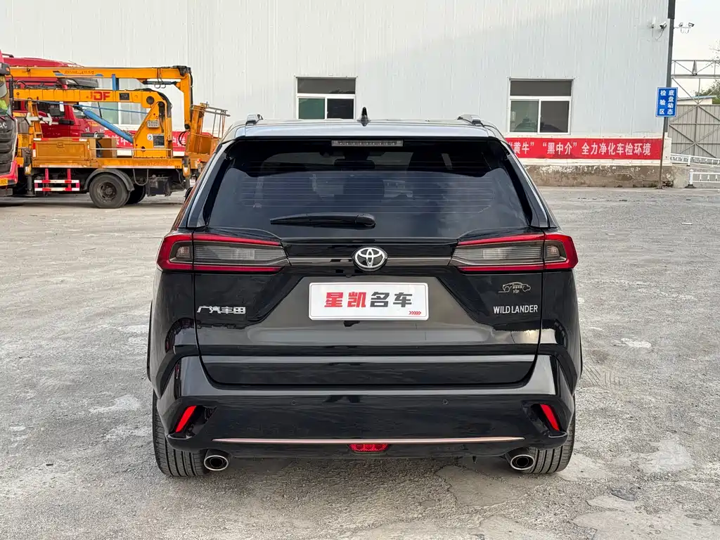 Wildlander 2.0 L CVT 2 WD Luxury PLUS