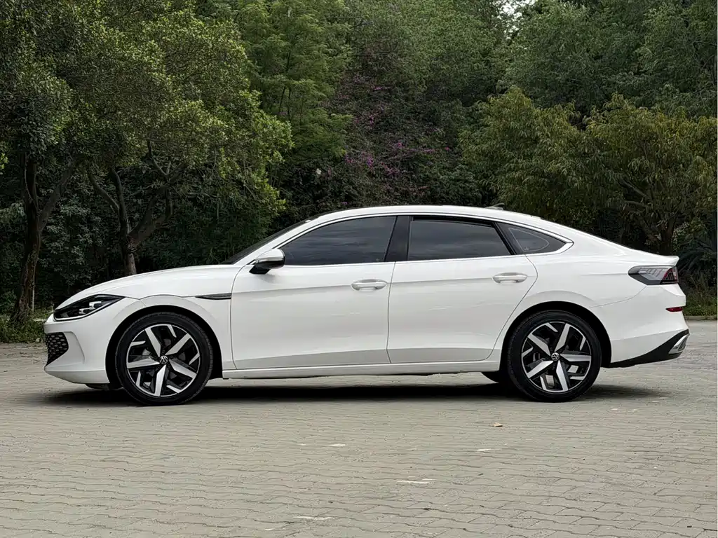 Lamando Lamando L 280 TSI DSG Spicy Cool