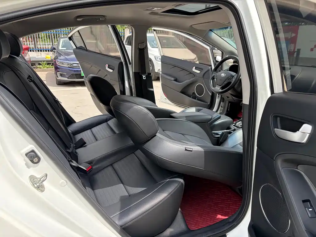 Kia K3 1.6 L Auto 15 Anniversary Special Edition GLS