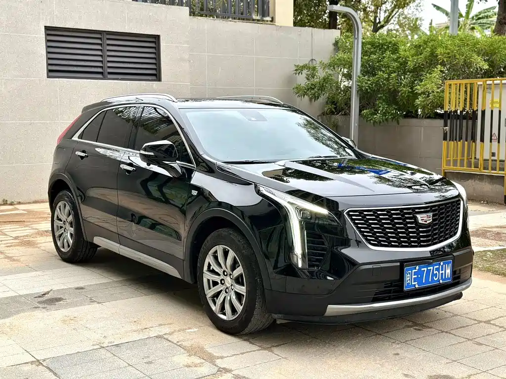 Cadillac XT4 28 T 2 WD Distinguished