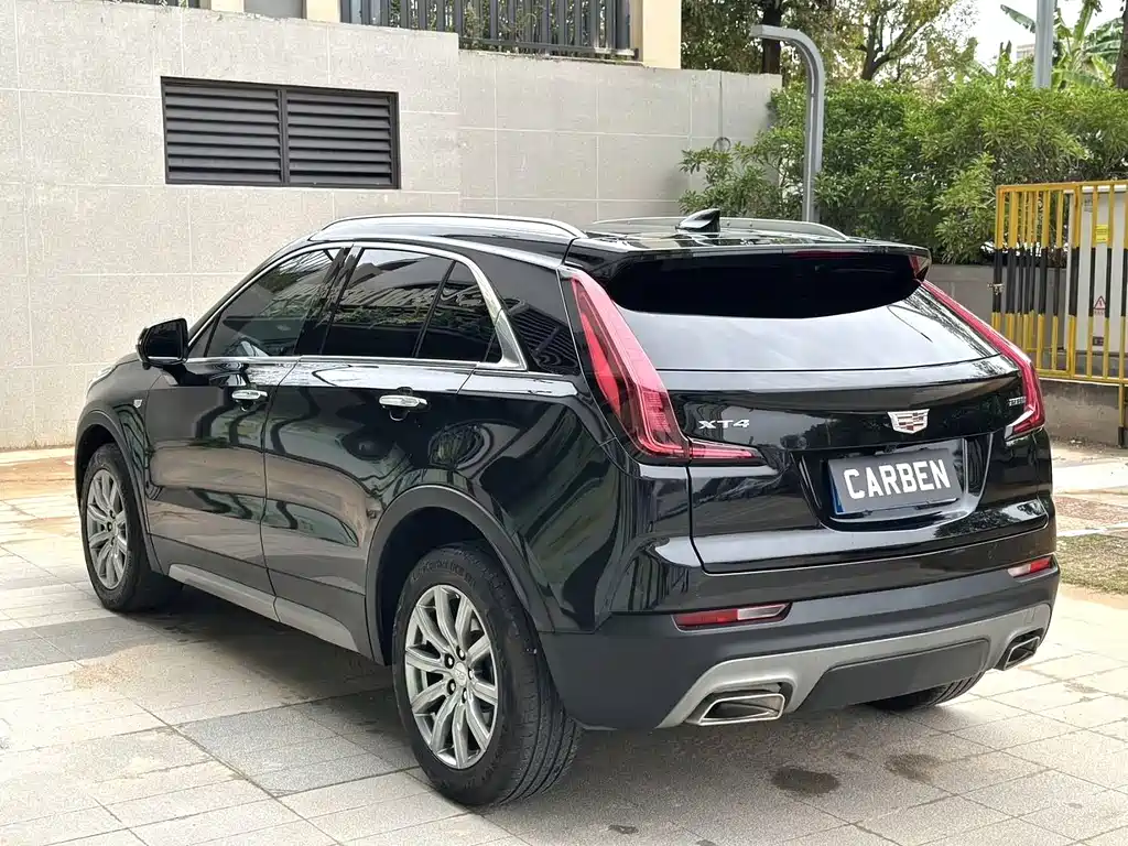 Cadillac XT4 28 T 2 WD Distinguished