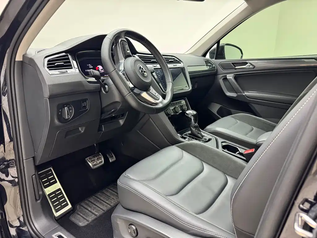 Tiguan L 330 TSI Auto 2 WD R-Line Premium
