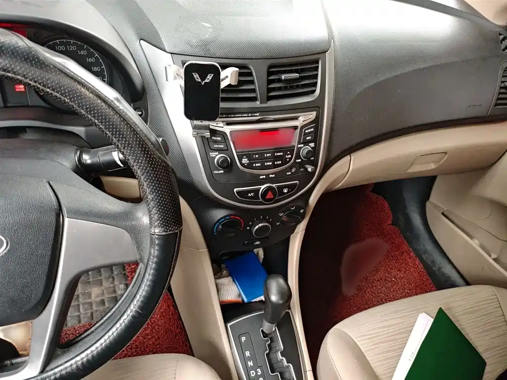 Accent 1.4 L Auto Intelligent GLS