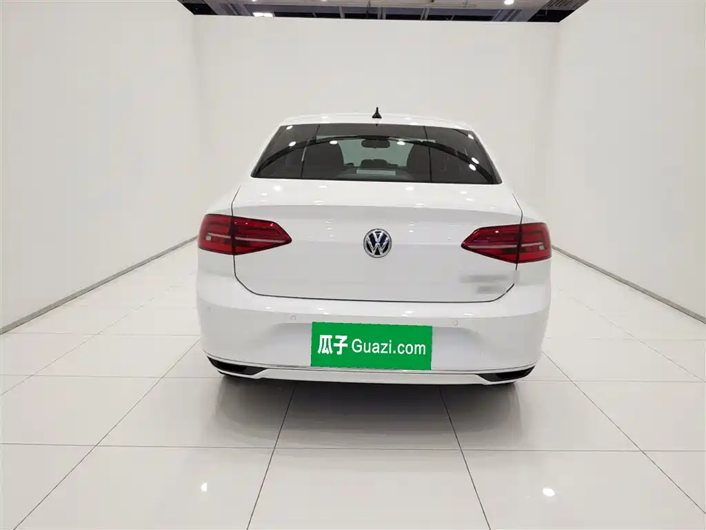 Lamando 280 TSI DSG Comfort CN-VI
