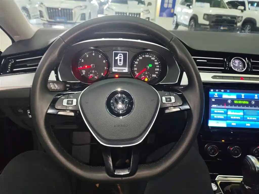 Magotan 330 TSI DSG Leading CN-VI