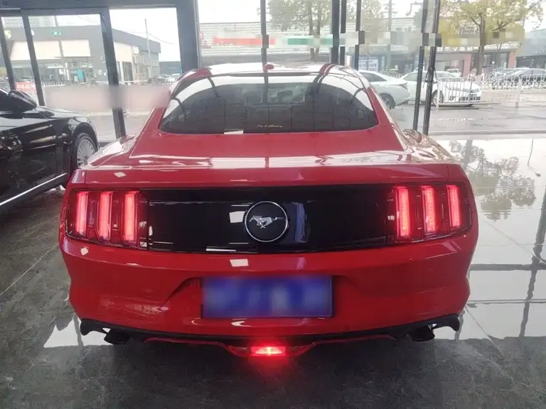 Ford Mustang 2.3 T Performance