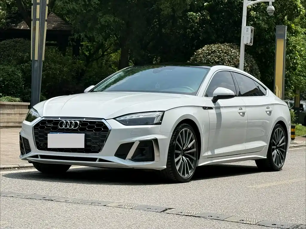 Audi A5 (Import) Sportback 40 TFSI quattro Luxury Dynamic