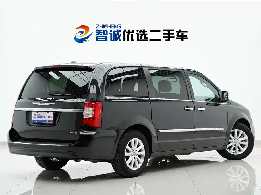 Pacifica (Import) 3.6 L Luxury