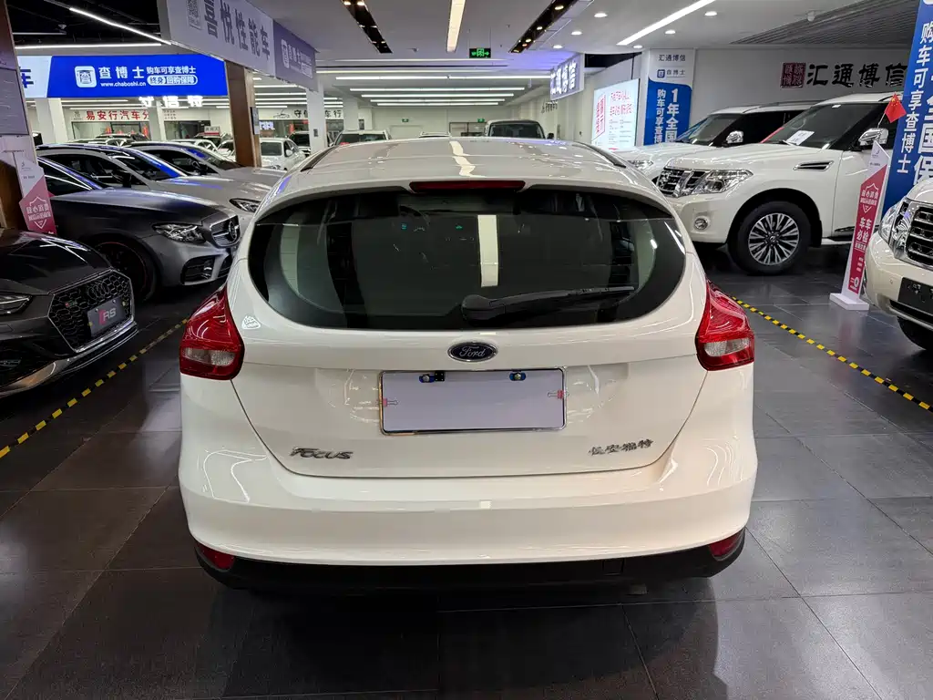 Focus Hatchback 1.6 L Auto Comfort