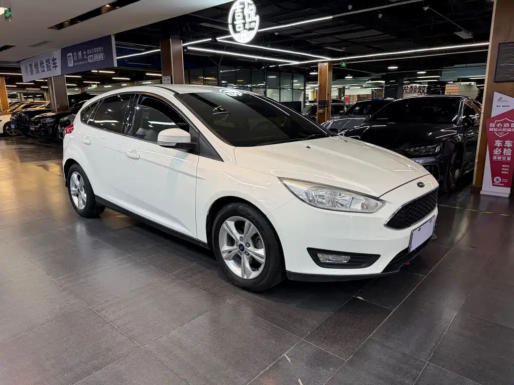 Focus Hatchback 1.6 L Auto Comfort