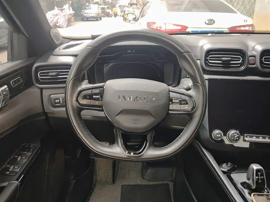 Lynk & Co 03 2.0 TD DCT Power Pro