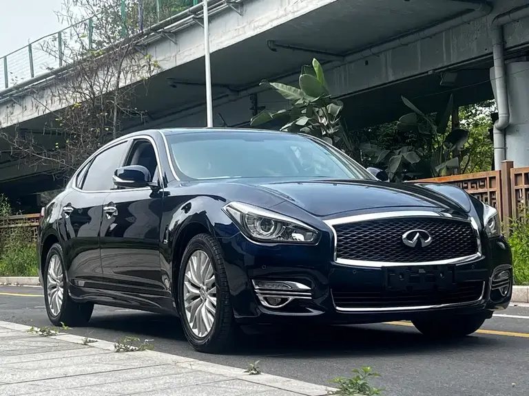 Infiniti Q70 Q70 L 2.5 L Joy