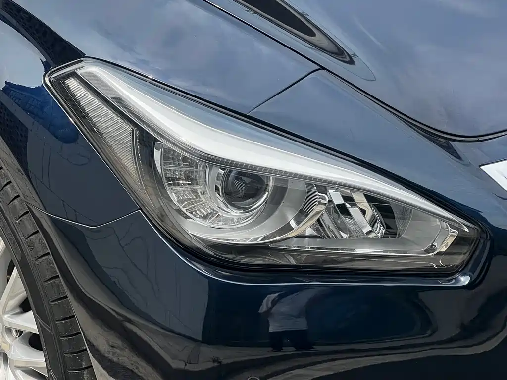 Infiniti Q70 Q70 L 2.5 L Joy
