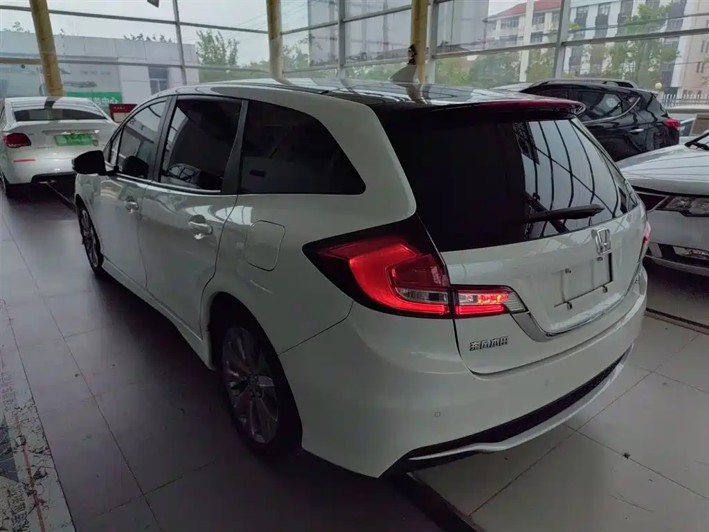 Jade 1.8 L Auto Comfort 5-seat