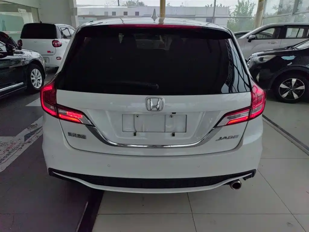 Jade 1.8 L Auto Comfort 5-seat