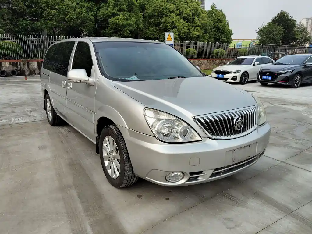 Buick GL8 2.4 L Classic