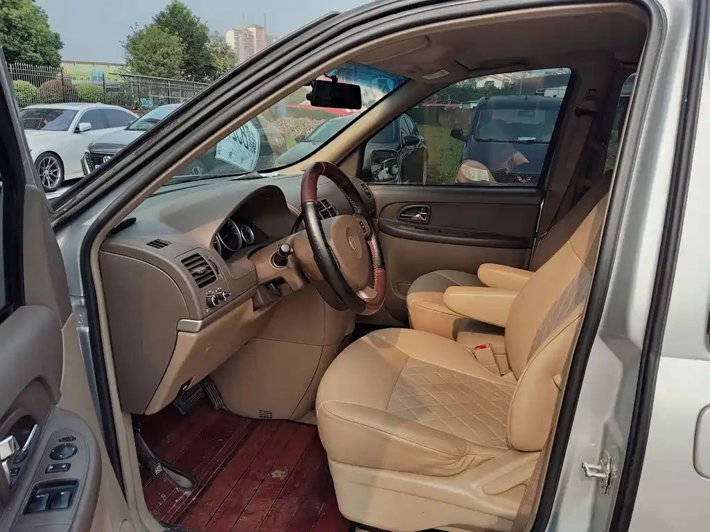 Buick GL8 2.4 L Classic