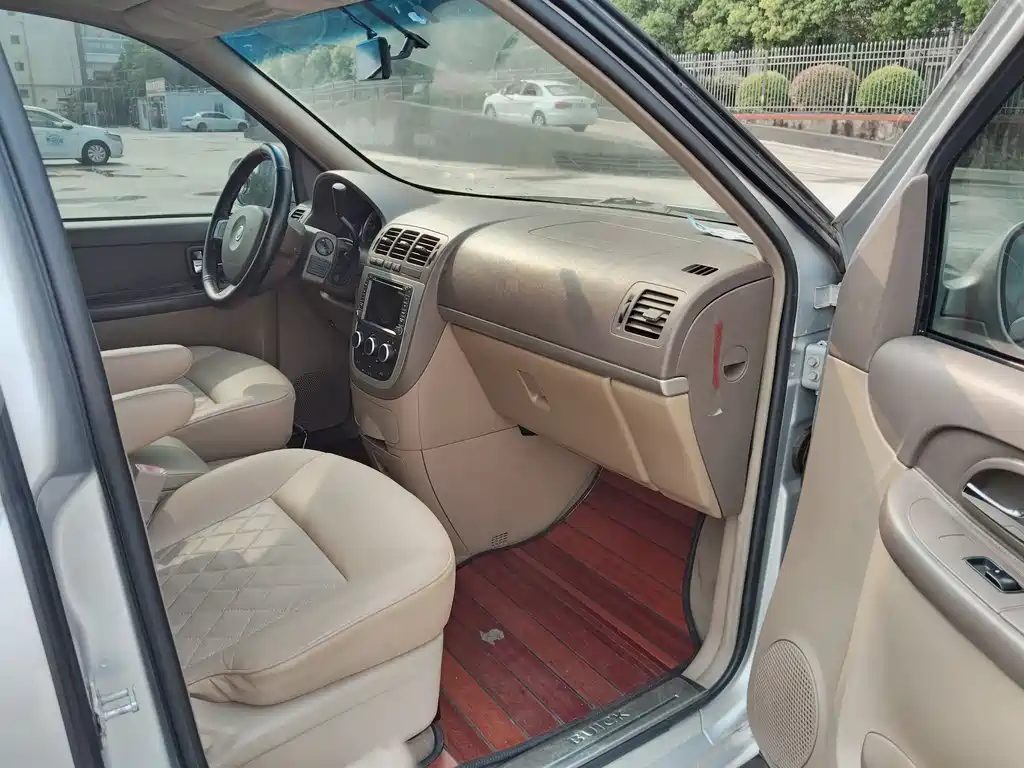 Buick GL8 2.4 L Classic
