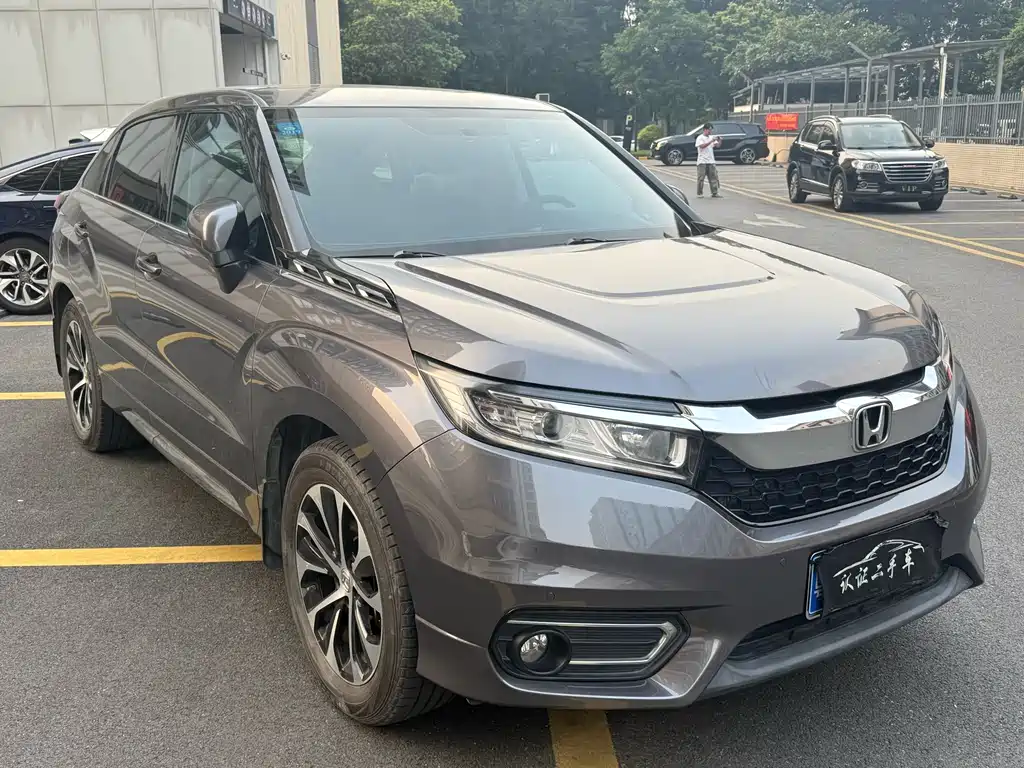 Avancier 240 TURBO 2 WD Luxury