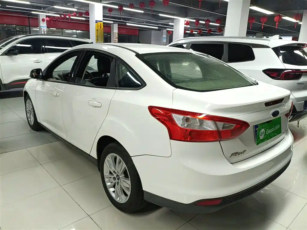 Focus Sedan 1.6 L Auto Comfort