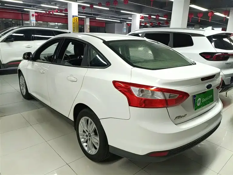 Ford Focus Sedan 1.6 L Auto Comfort