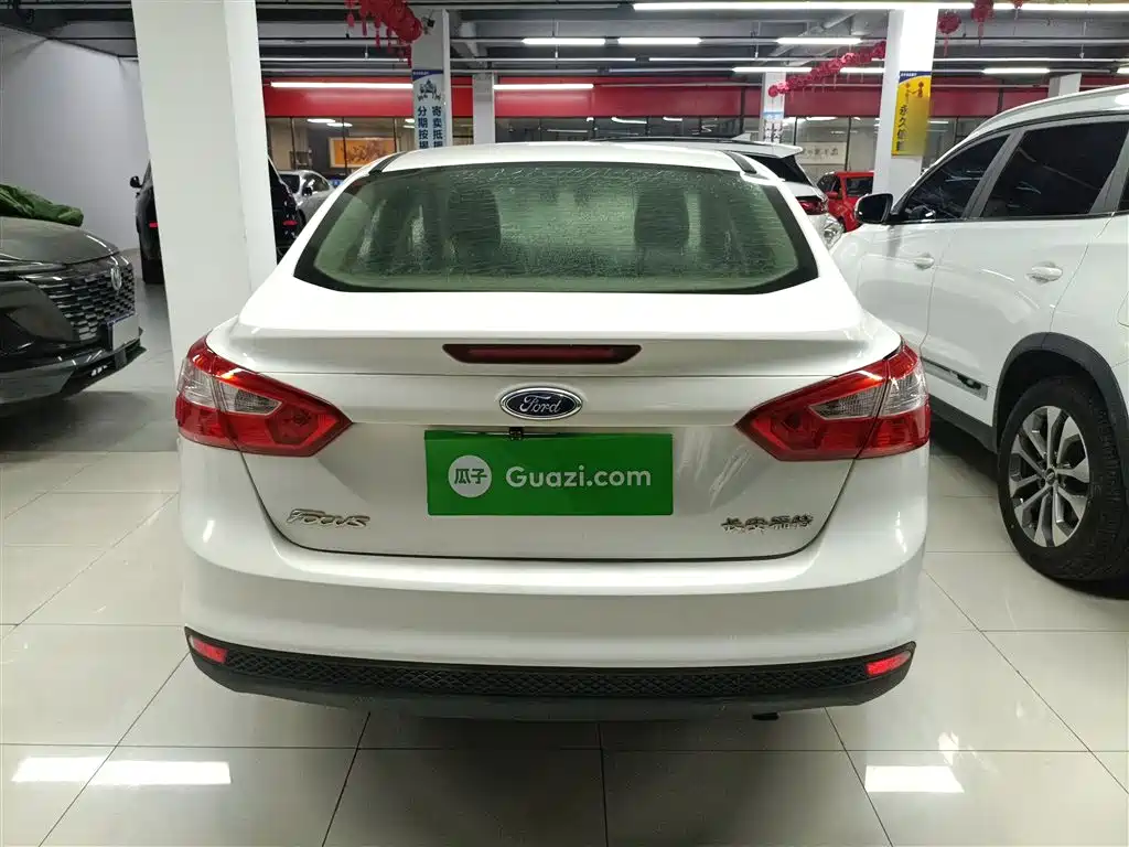 Focus Sedan 1.6 L Auto Comfort