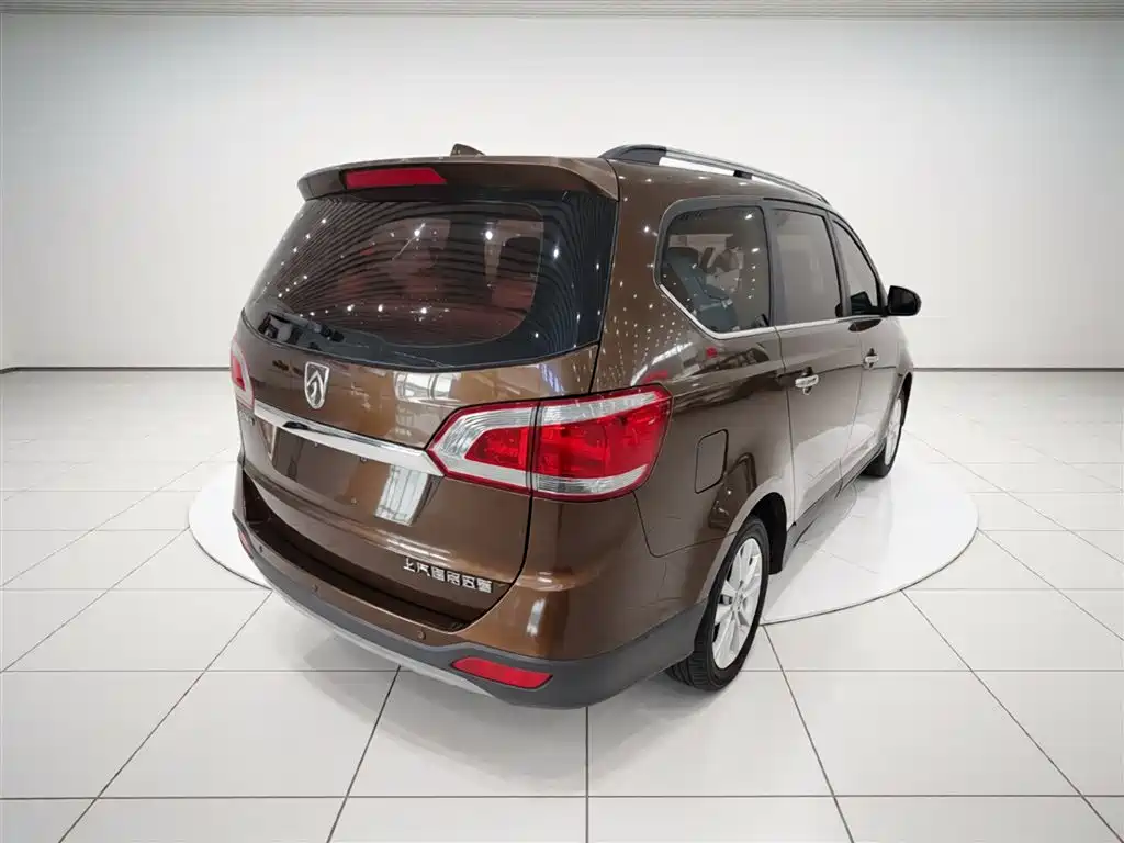 Baojun 730 1.5 L Manual Comfort 7-seat