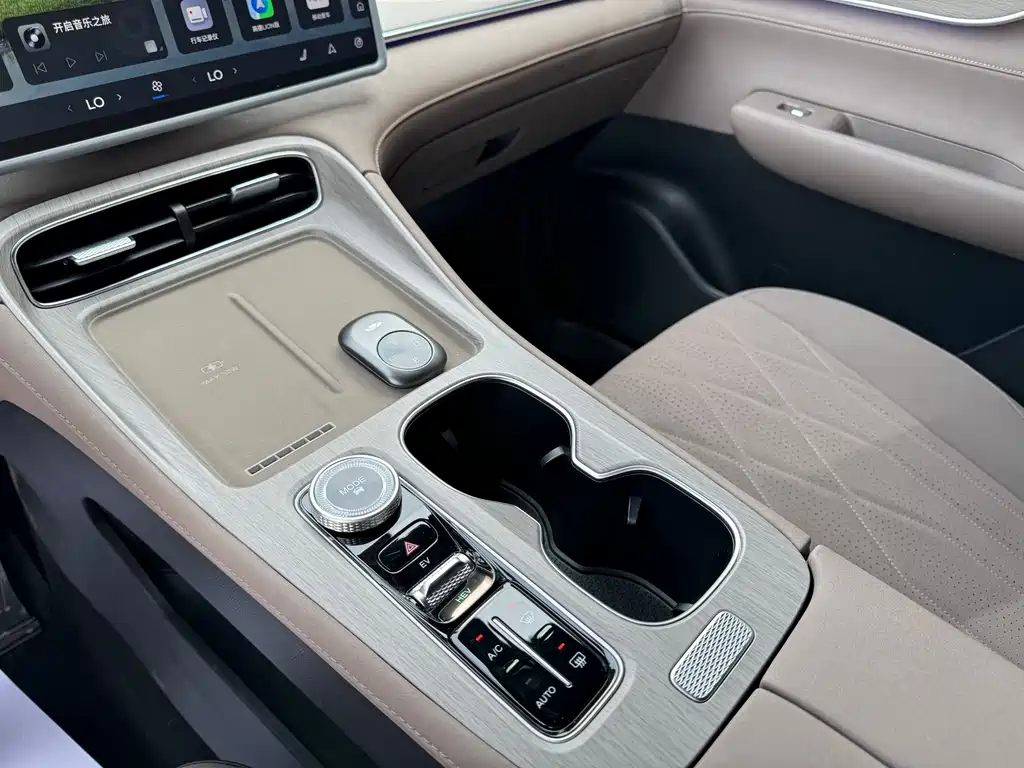 Fengyun T8 1.5 T 130 km Premium 5-seat