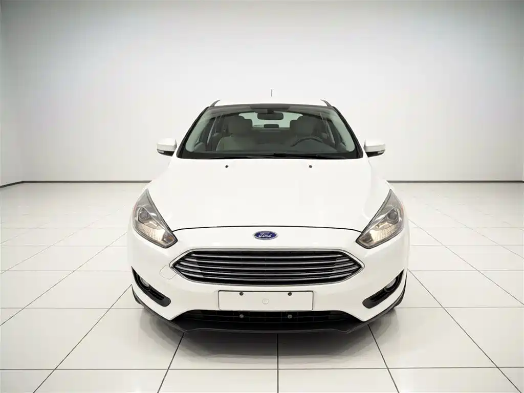 Focus Sedan 1.6 L Auto Comfort Smart Travel
