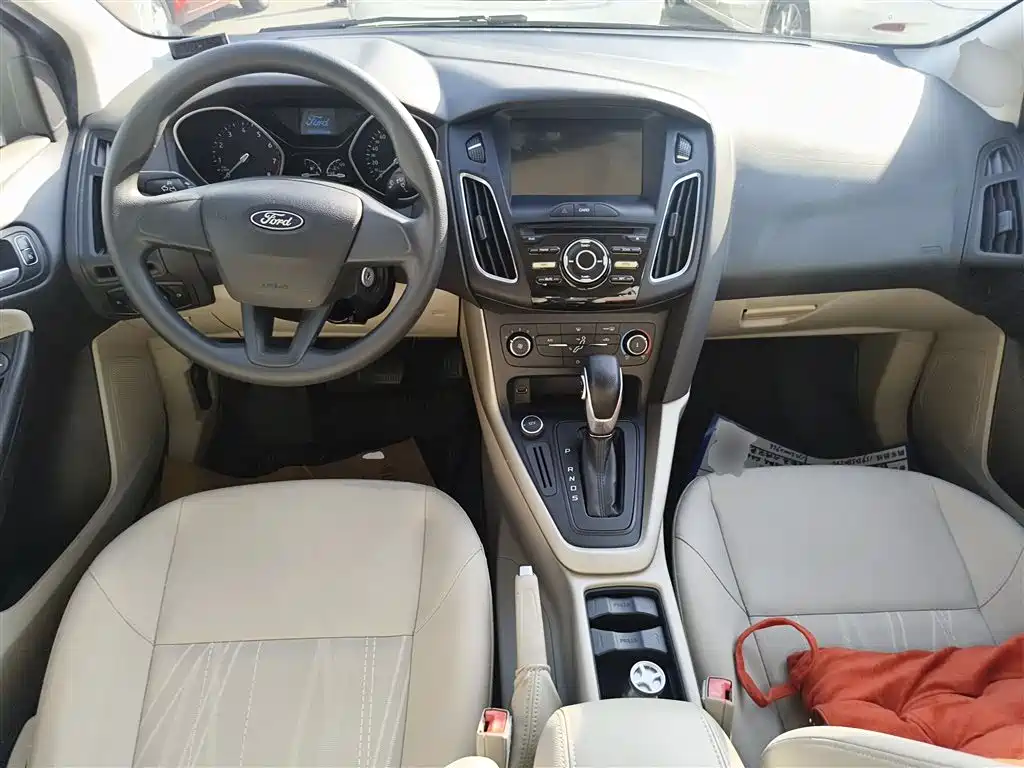 Focus Sedan 1.6 L Auto Comfort Smart Travel