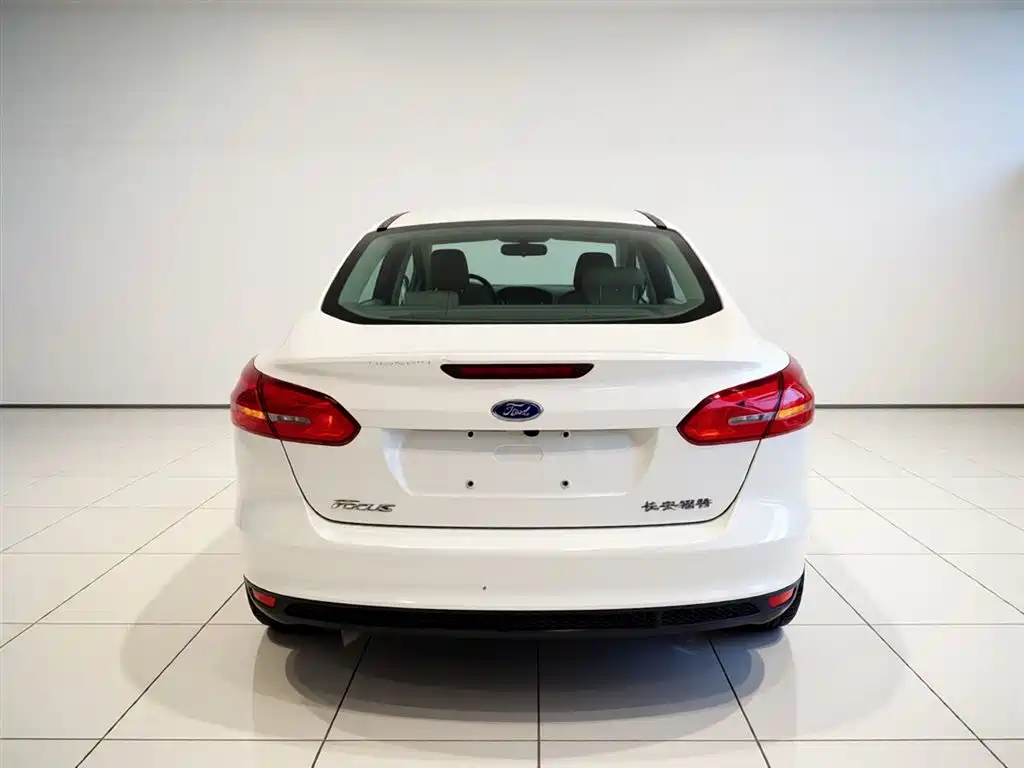 Focus Sedan 1.6 L Auto Comfort Smart Travel