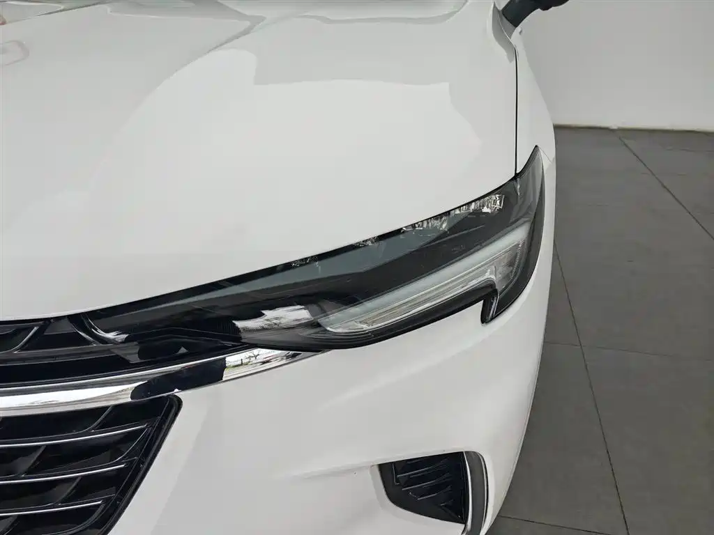 Envision Plus Envision Plus 652 T 5-seat Luxury