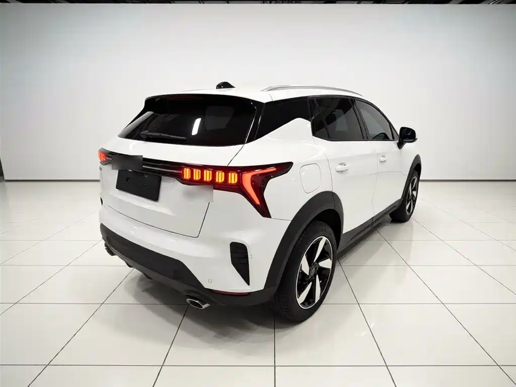 Lynk & Co 06 EM-P PHEV Plus