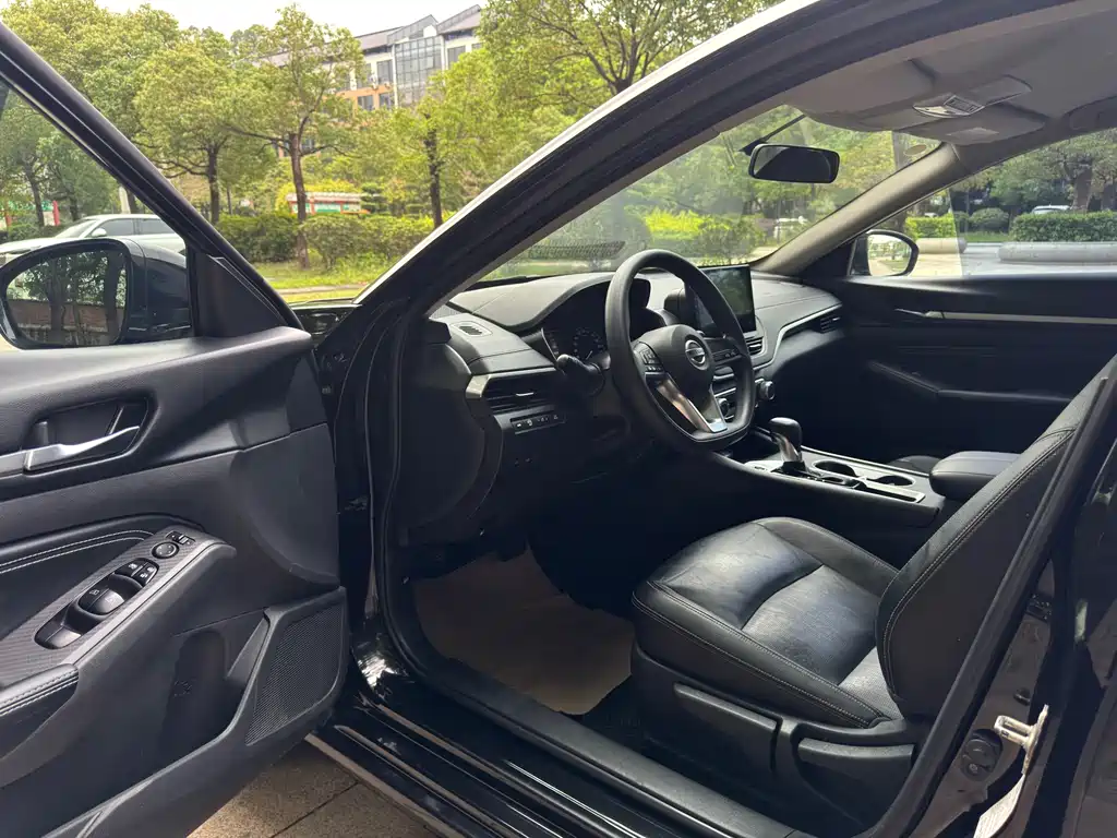 Teana 2.0 L XE Fashion