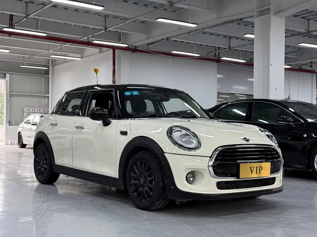MINI 1.5 T COOPER Classic 5-door