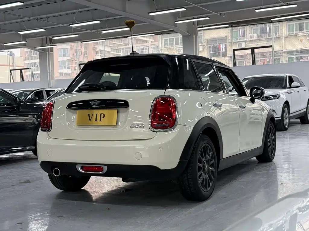 MINI 1.5 T COOPER Classic 5-door