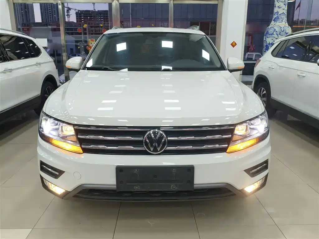 Tiguan L 330 TSI Auto 2 WD Smart Enjoyment