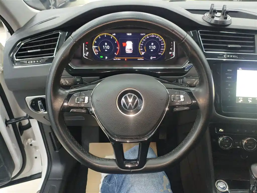 Tiguan L 330 TSI Auto 2 WD Smart Enjoyment