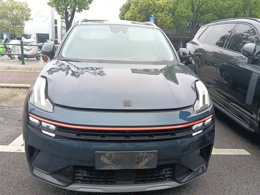 Lynk & Co 06 1.5 T Shine Halo