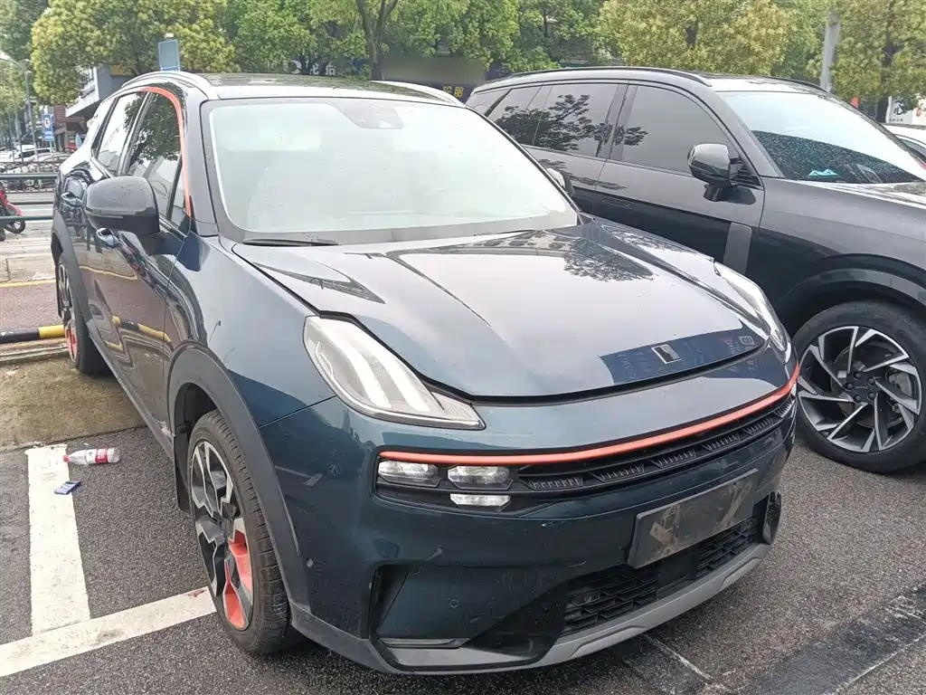 Lynk & Co 06 1.5 T Shine Halo