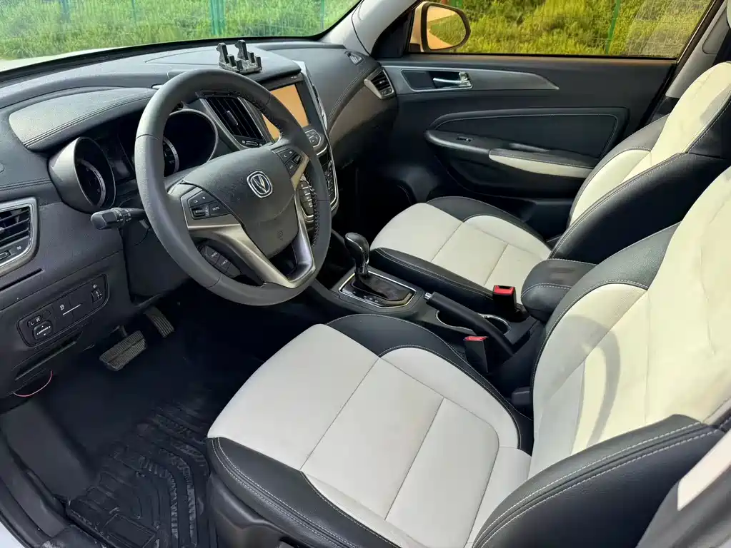 Changan CS35 1.6 L Auto Luxury